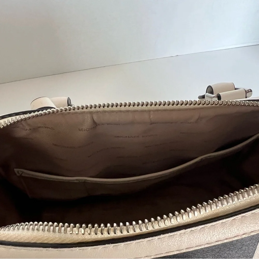 MICHAEL Michael Kors Black and White Satchel Bag - Picture 6 of 11